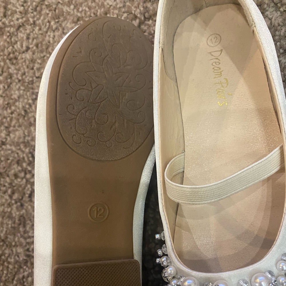 Dream Pairs Girls' Ivory Jeweled Dress Flats - Picture 4 of 5